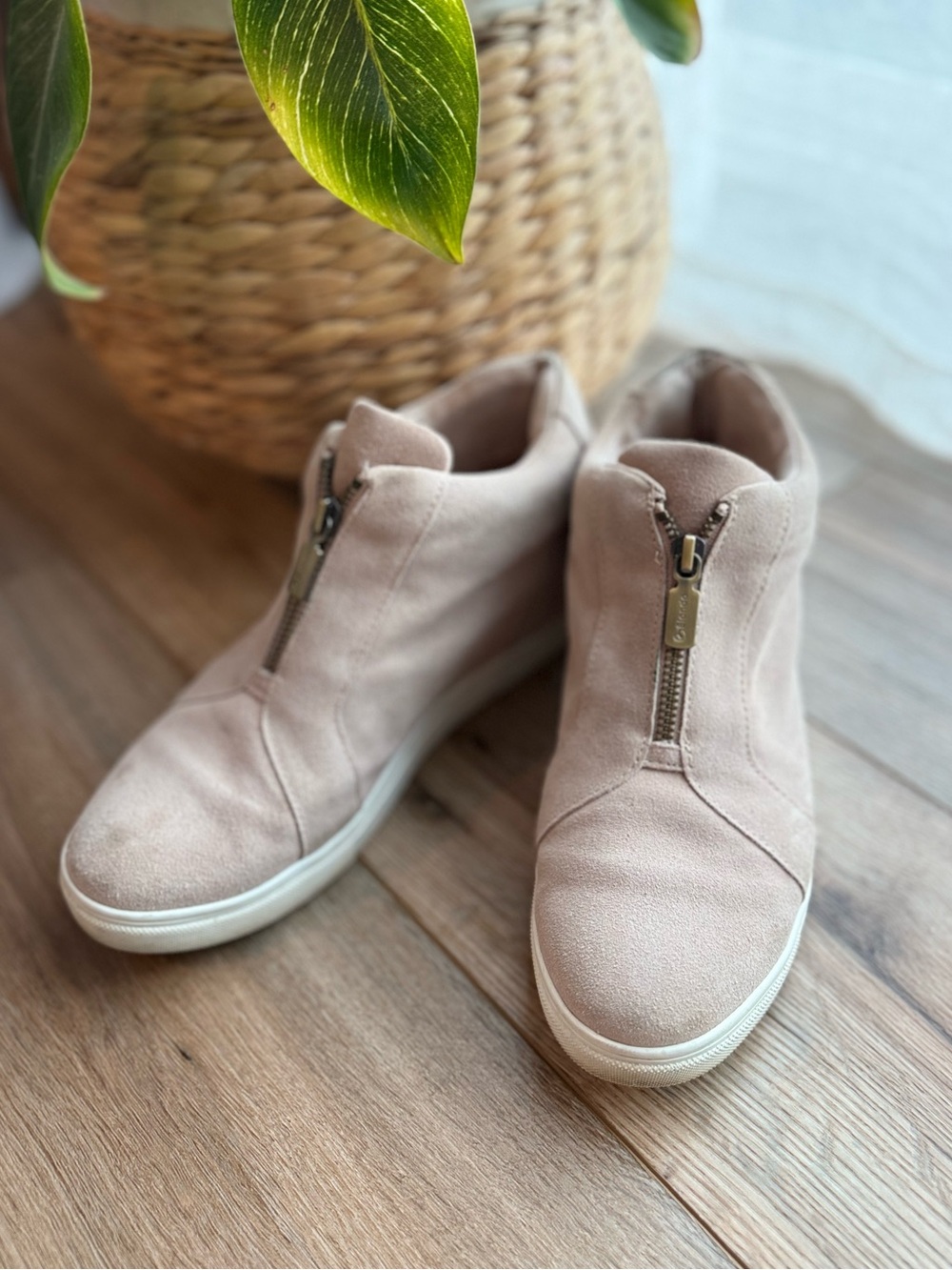 Blush Blondo Waterproof Wedges